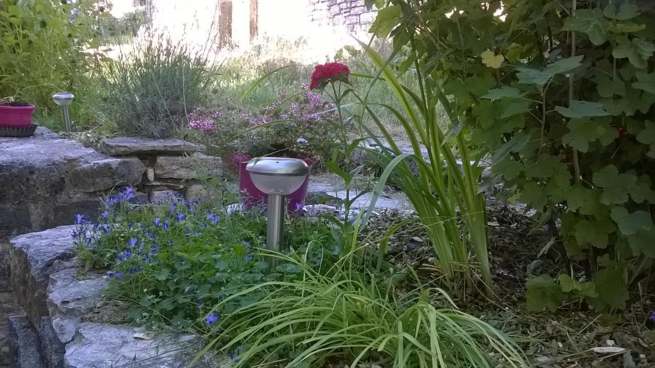 לינה וארוחת בוקר Montredon  Au Domaine Des Oiseaux מראה חיצוני תמונה